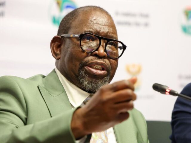 Finance Minister Lowers Inflation Target to Three Percent